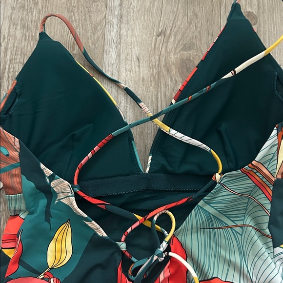 Calia Strappy Back Triangle One Piece Swimsuit tummy Control Tropical Print - Picture 3 of 4